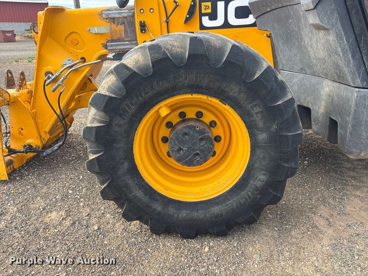 image for item FC2379 2014 JCB Loadall 550-80 telehandler
