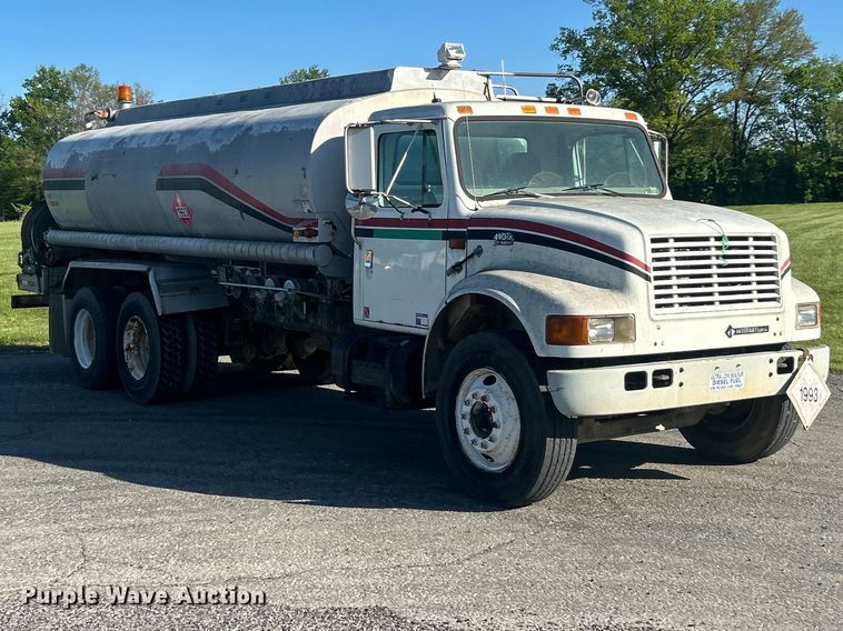 image for item FC2522 2000 International F-4900 fuel truck