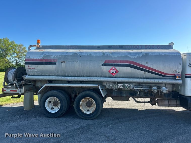 image for item FC2522 2000 International F-4900 fuel truck