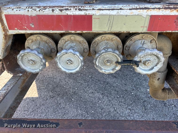 image for item FC2522 2000 International F-4900 fuel truck