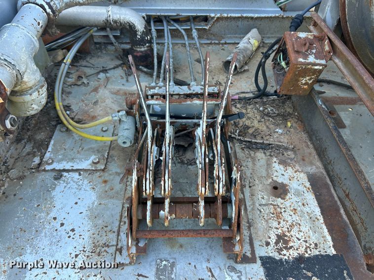 image for item FC2522 2000 International F-4900 fuel truck