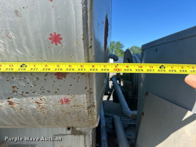image for item FC2522 2000 International F-4900 fuel truck