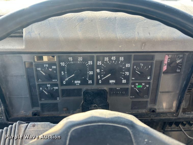 image for item FC2522 2000 International F-4900 fuel truck