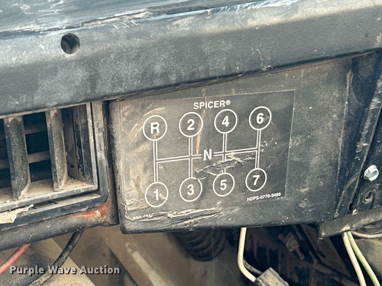 image for item FC2522 2000 International F-4900 fuel truck