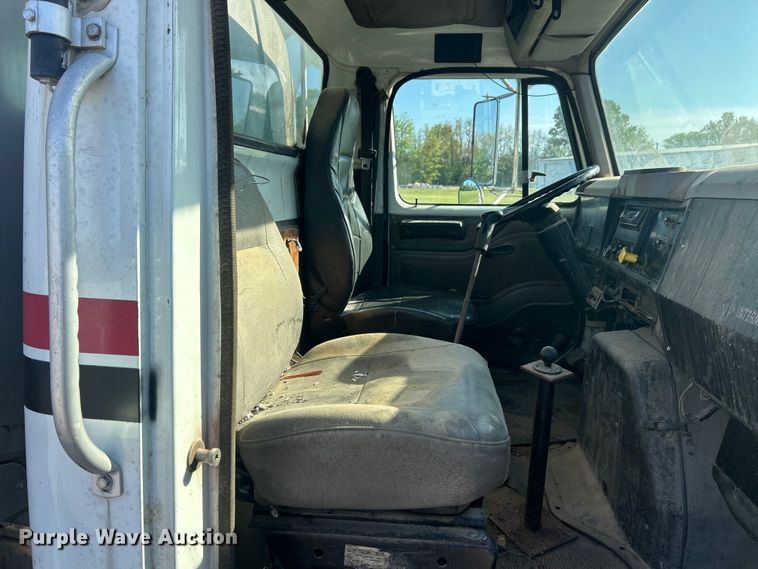 image for item FC2522 2000 International F-4900 fuel truck