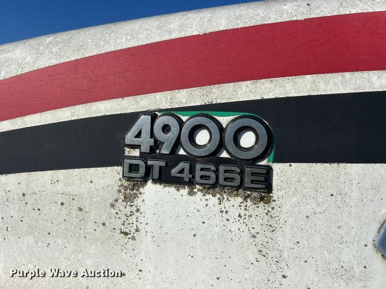 image for item FC2522 2000 International F-4900 fuel truck