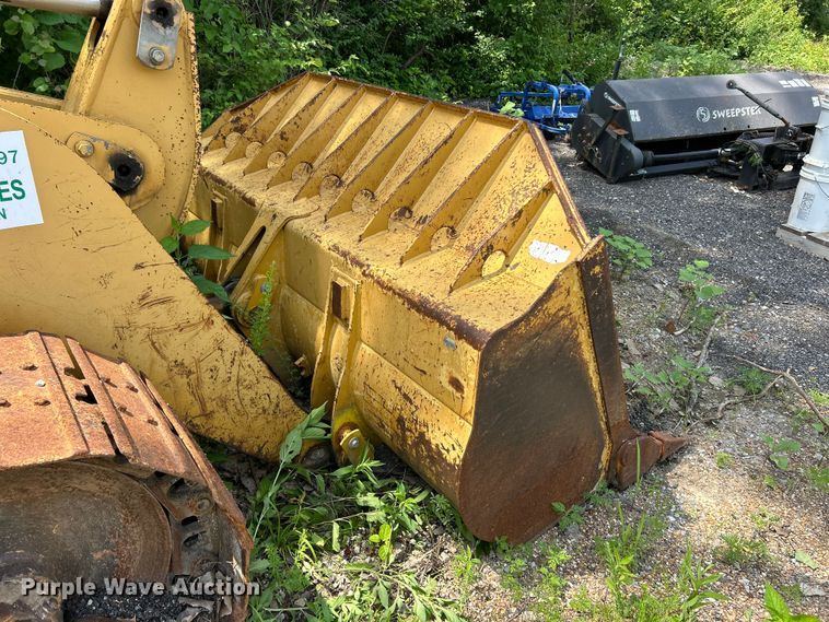 image for item FC2657 1994 Caterpillar 953B track loader