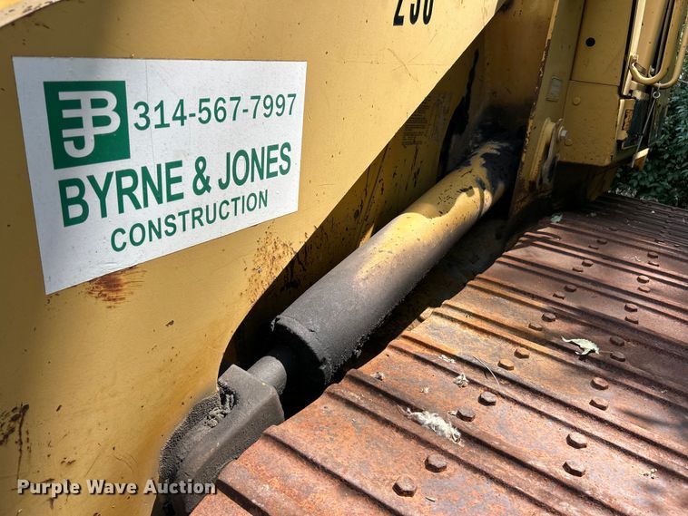 image for item FC2657 1994 Caterpillar 953B track loader