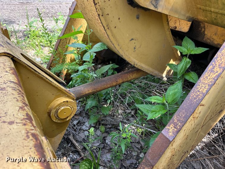 image for item FC2657 1994 Caterpillar 953B track loader
