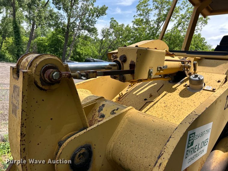 image for item FC2657 1994 Caterpillar 953B track loader
