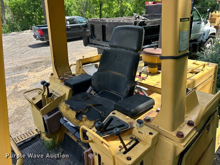 image for item FC2657 1994 Caterpillar 953B track loader