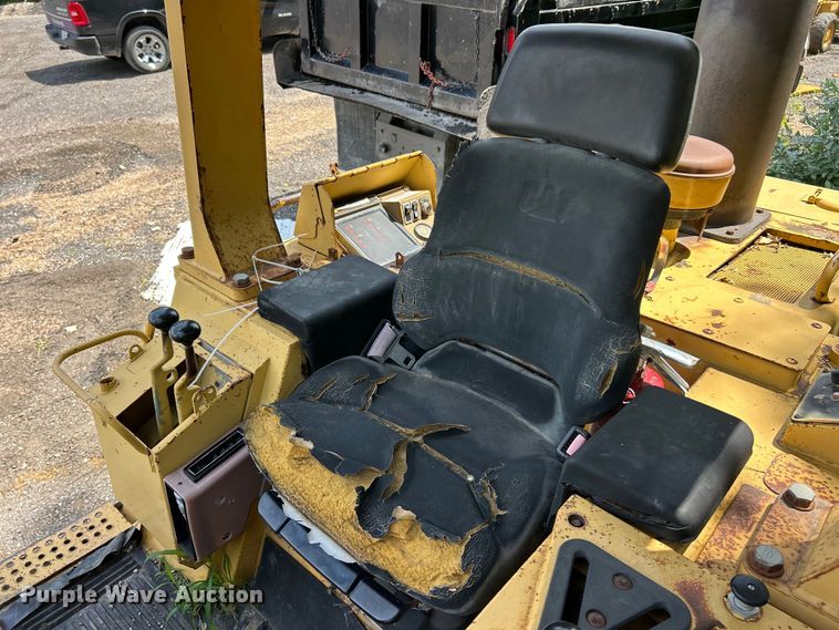 image for item FC2657 1994 Caterpillar 953B track loader