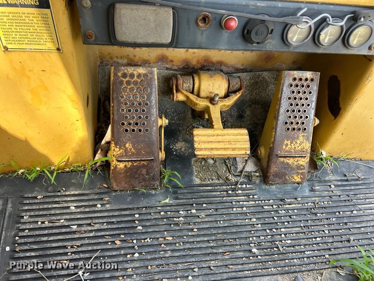 image for item FC2657 1994 Caterpillar 953B track loader