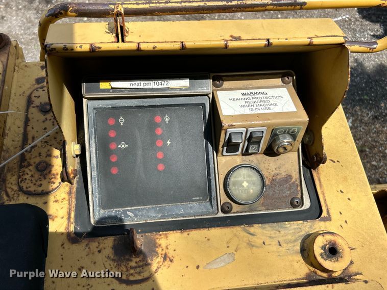 image for item FC2657 1994 Caterpillar 953B track loader