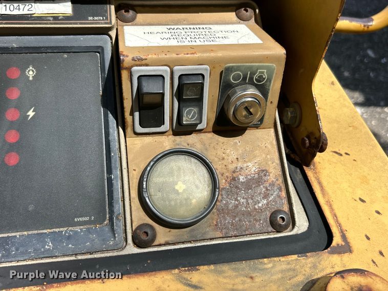 image for item FC2657 1994 Caterpillar 953B track loader