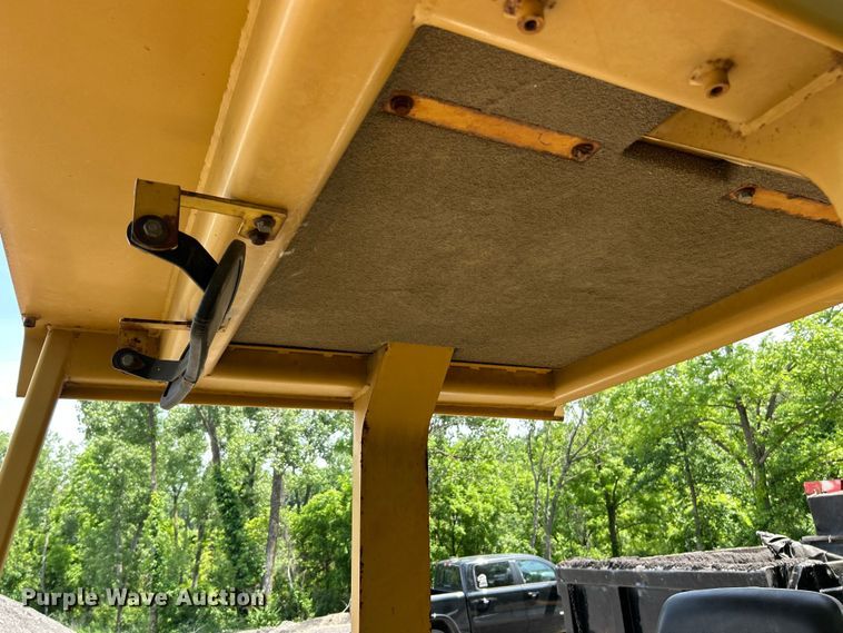 image for item FC2657 1994 Caterpillar 953B track loader