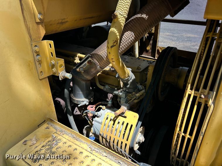 image for item FC2657 1994 Caterpillar 953B track loader
