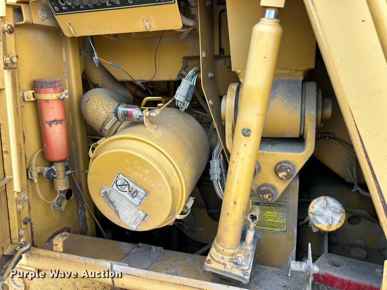 image for item FC2657 1994 Caterpillar 953B track loader