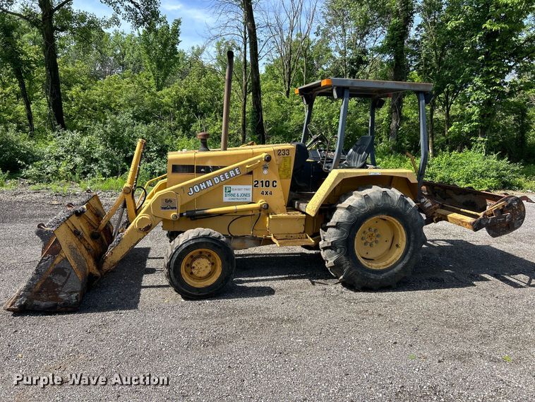 image for item FC2658 1994 John Deere 210C industrial tractor