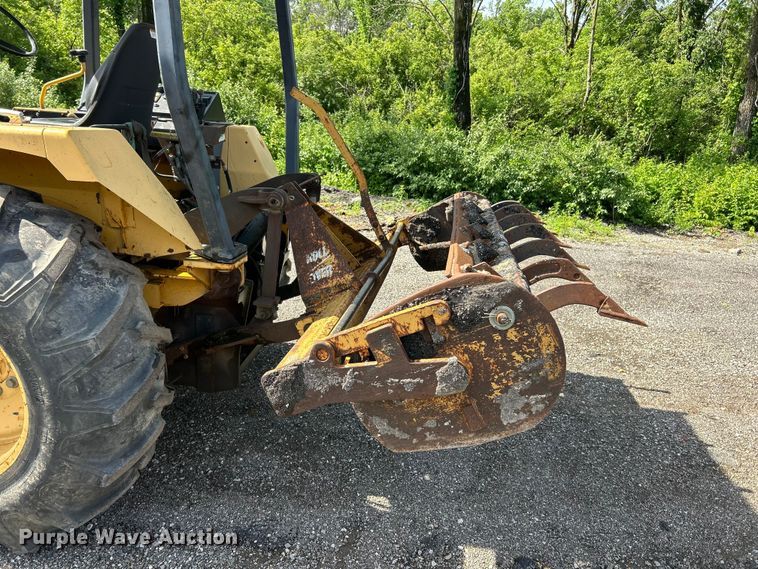 image for item FC2658 1994 John Deere 210C industrial tractor