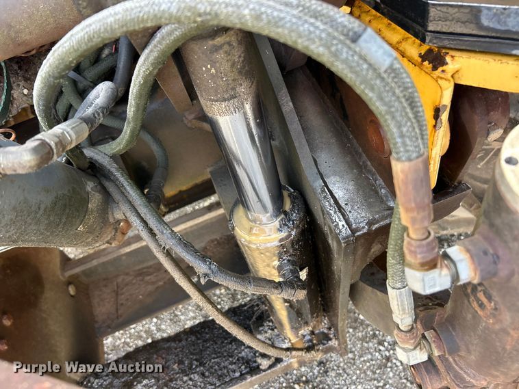 image for item FC2658 1994 John Deere 210C industrial tractor