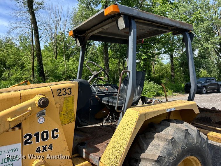 image for item FC2658 1994 John Deere 210C industrial tractor
