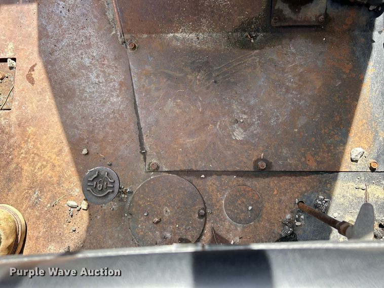 image for item FC2658 1994 John Deere 210C industrial tractor
