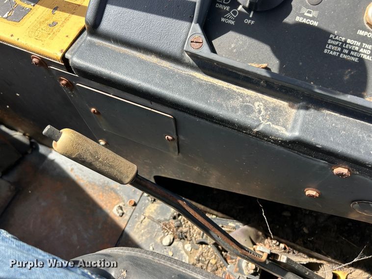 image for item FC2658 1994 John Deere 210C industrial tractor