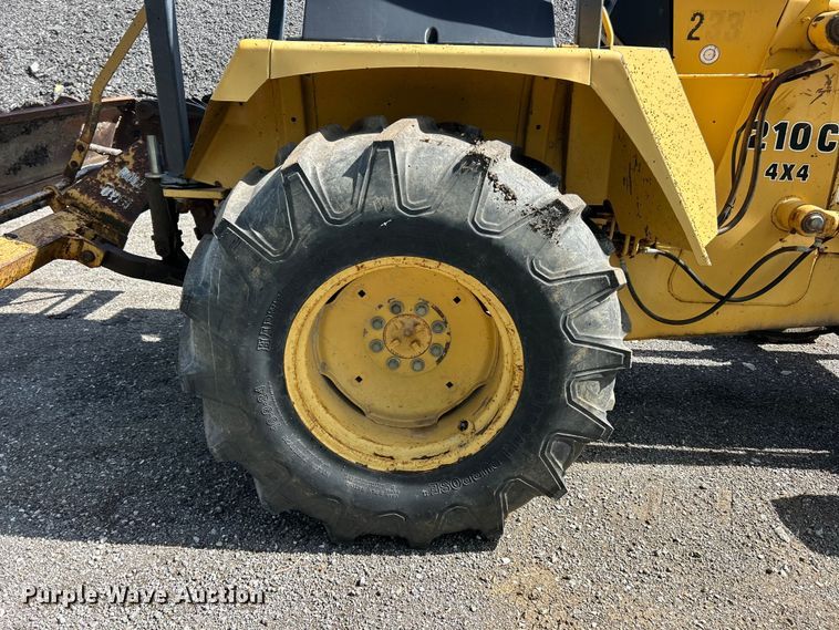 image for item FC2658 1994 John Deere 210C industrial tractor