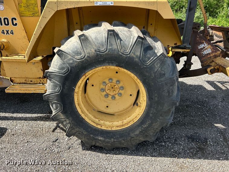 image for item FC2658 1994 John Deere 210C industrial tractor