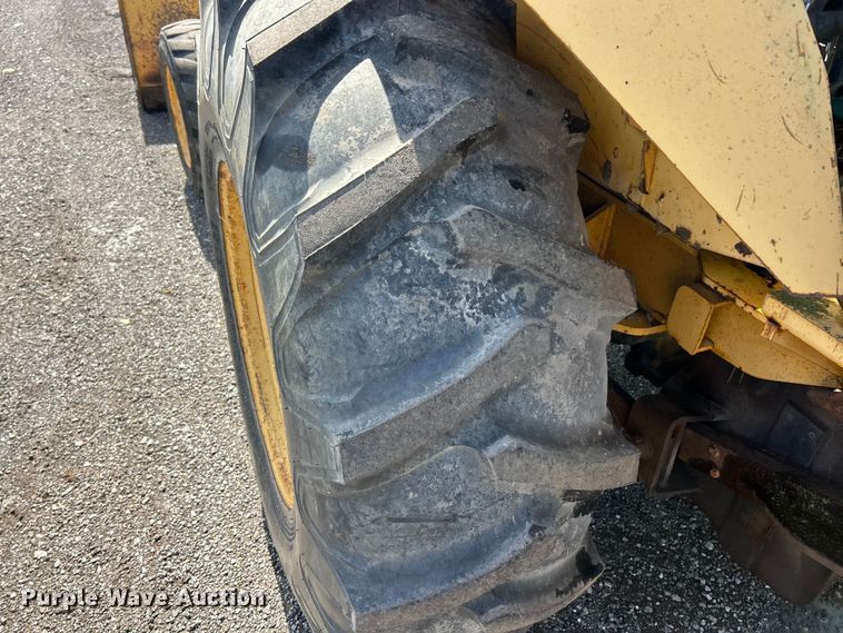 image for item FC2658 1994 John Deere 210C industrial tractor
