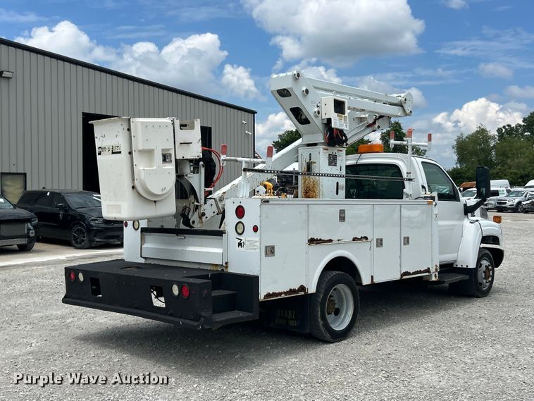 image for item FC2699 2008 GMC C5500 bucket truck