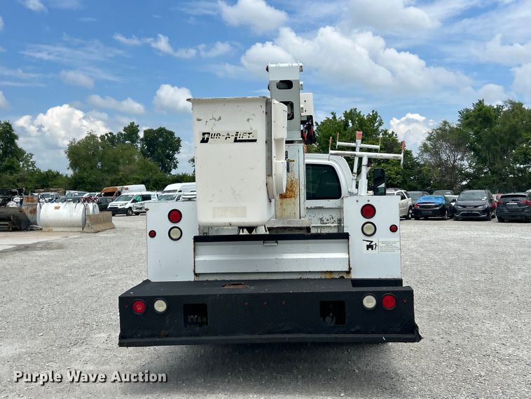 image for item FC2699 2008 GMC C5500 bucket truck