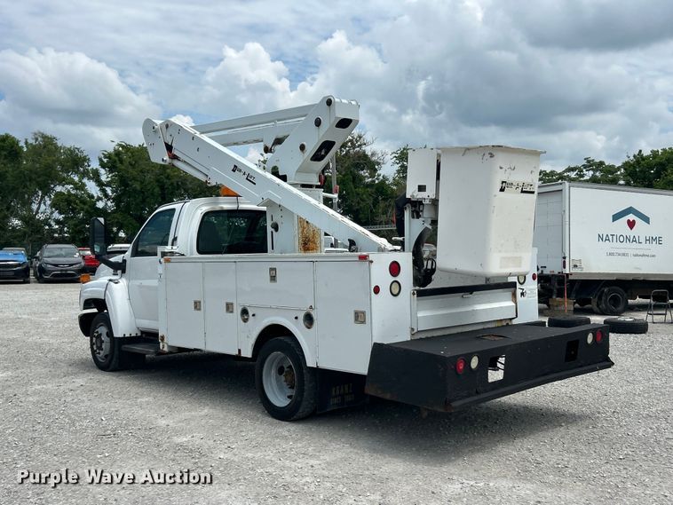 image for item FC2699 2008 GMC C5500 bucket truck