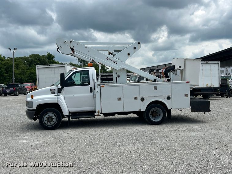 image for item FC2699 2008 GMC C5500 bucket truck