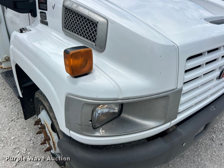 image for item FC2699 2008 GMC C5500 bucket truck