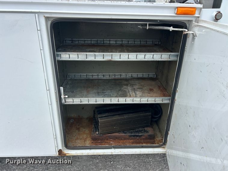 image for item FC2699 2008 GMC C5500 bucket truck