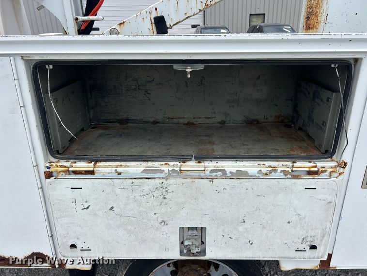 image for item FC2699 2008 GMC C5500 bucket truck