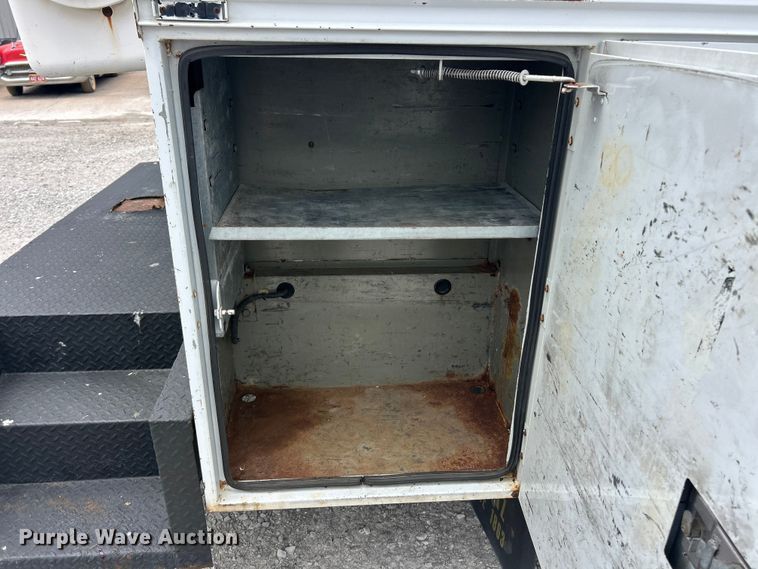 image for item FC2699 2008 GMC C5500 bucket truck