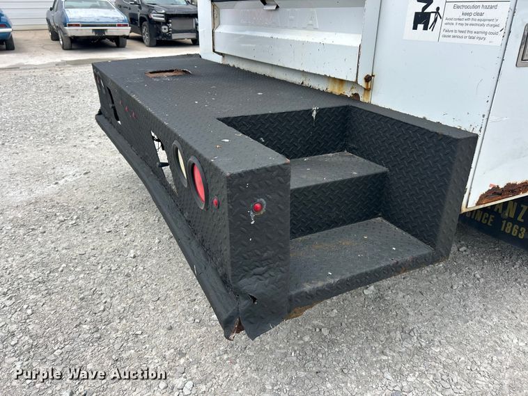 image for item FC2699 2008 GMC C5500 bucket truck