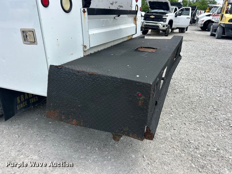 image for item FC2699 2008 GMC C5500 bucket truck