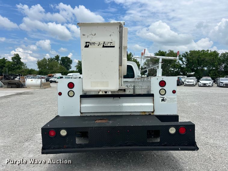 image for item FC2699 2008 GMC C5500 bucket truck