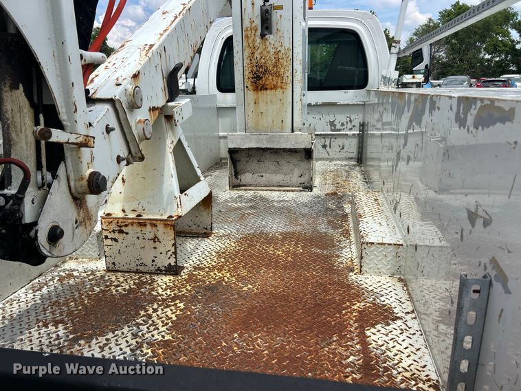 image for item FC2699 2008 GMC C5500 bucket truck