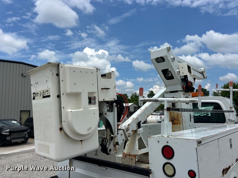image for item FC2699 2008 GMC C5500 bucket truck