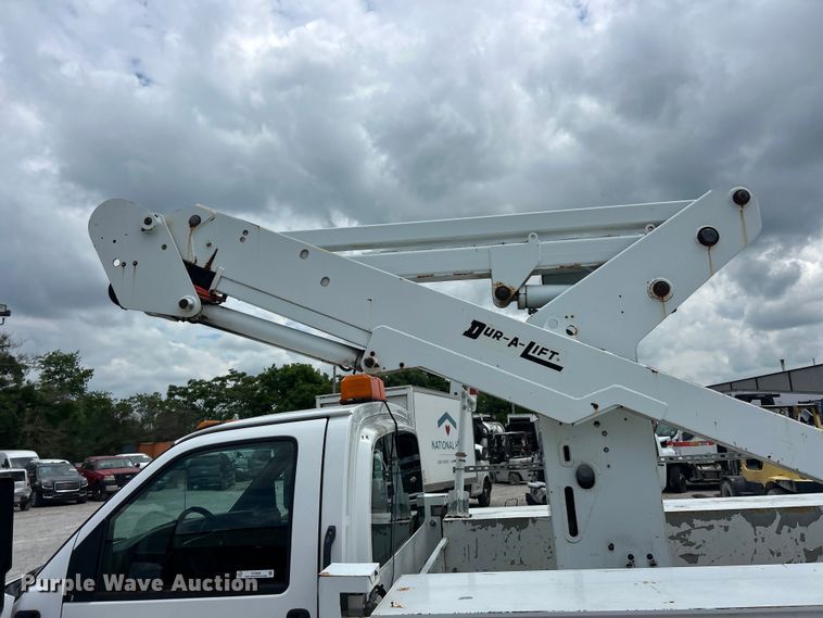 image for item FC2699 2008 GMC C5500 bucket truck