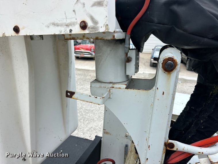 image for item FC2699 2008 GMC C5500 bucket truck