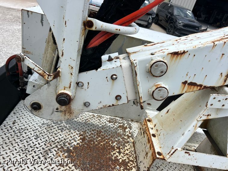 image for item FC2699 2008 GMC C5500 bucket truck