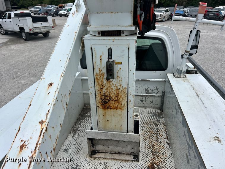 image for item FC2699 2008 GMC C5500 bucket truck