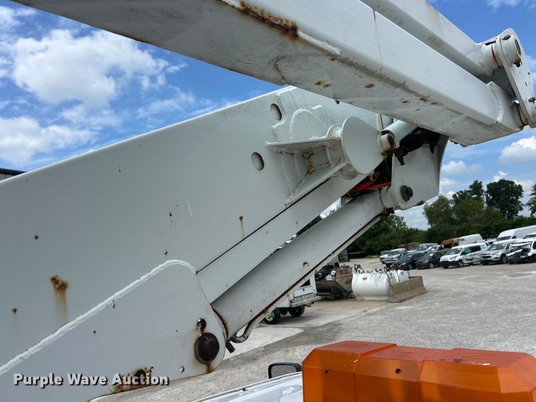 image for item FC2699 2008 GMC C5500 bucket truck