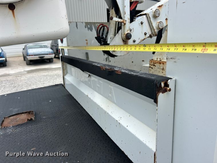 image for item FC2699 2008 GMC C5500 bucket truck